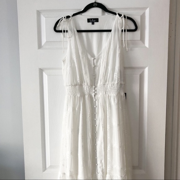 NWT 🤍 White Embroidered Maxi Dress - Picture 6 of 9